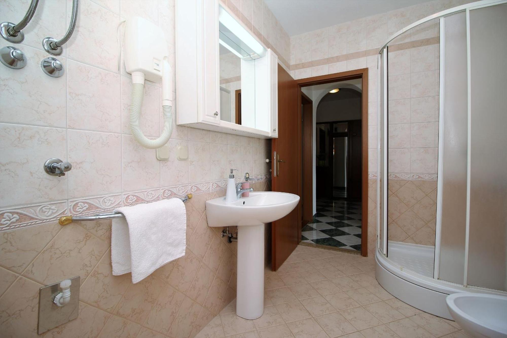 Apartments With A Parking Space Rabac, Labin - 7429 Exterior foto